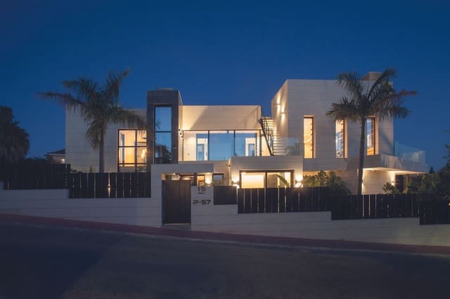 7 soveværelse Villa til salg i Puerto Banus, Marbella med swimmingpool garage - € 4.995.000 (Ref: 8830523)