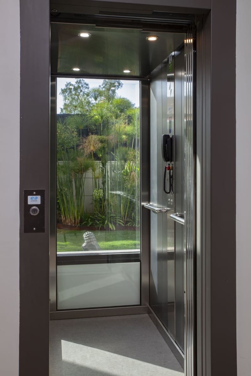 7 soveværelse Villa til salg i Nueva Andalucia med swimmingpool garage - € 4.995.000 (Ref: 8830523)