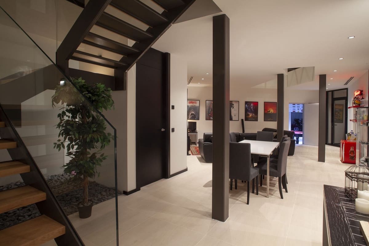 7 soveværelse Villa til salg i Nueva Andalucia med swimmingpool garage - € 4.995.000 (Ref: 8830523)