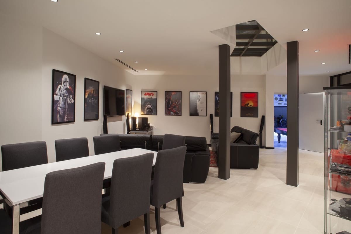 7 soveværelse Villa til salg i Nueva Andalucia med swimmingpool garage - € 4.995.000 (Ref: 8830523)