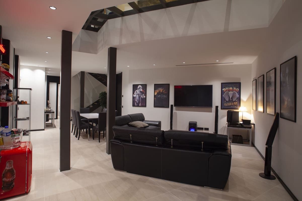 7 soveværelse Villa til salg i Nueva Andalucia med swimmingpool garage - € 4.995.000 (Ref: 8830523)