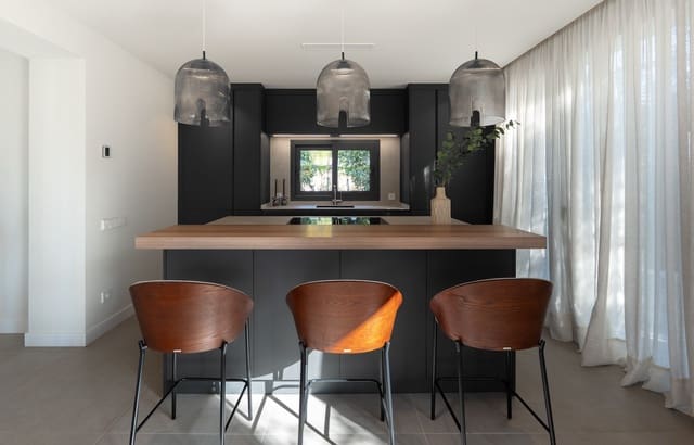 5 sypialnia Willa na sprzedaż w Puerto Banus, Marbella z basenem garażem - 5 250 000 € (Ref: 8866437)