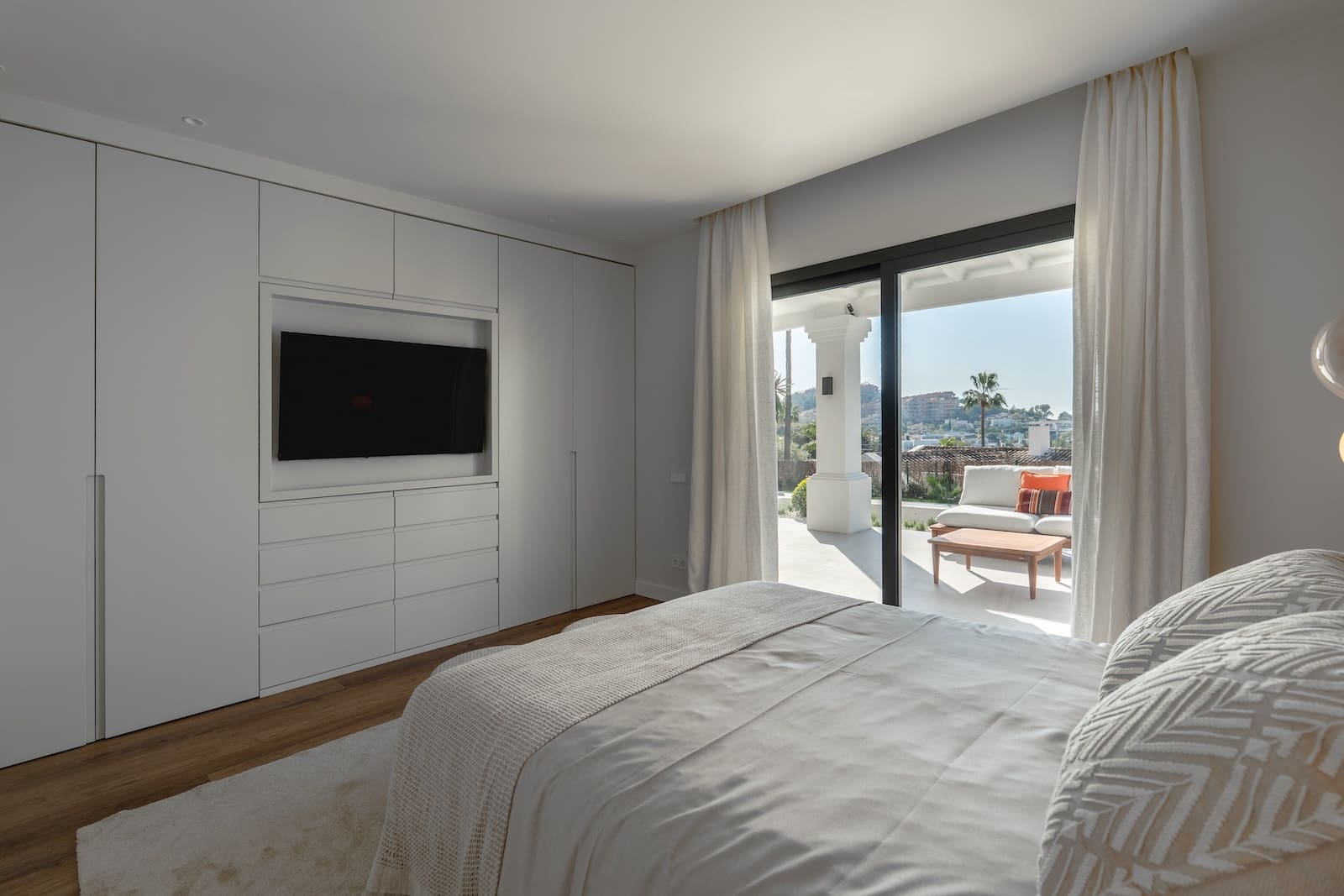 5 soverom Villa til salgs i Nueva Andalucia med svømmebasseng garasje - € 5 250 000 (Ref: 8866437)