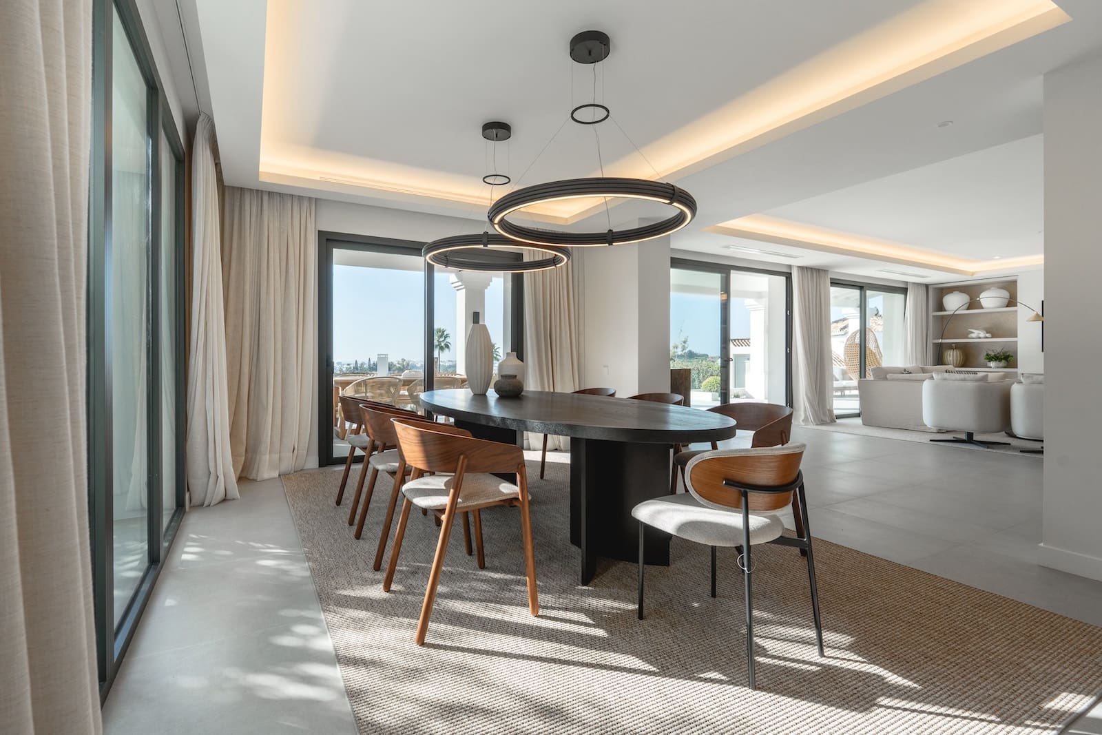 5 soverom Villa til salgs i Nueva Andalucia med svømmebasseng garasje - € 5 250 000 (Ref: 8866437)