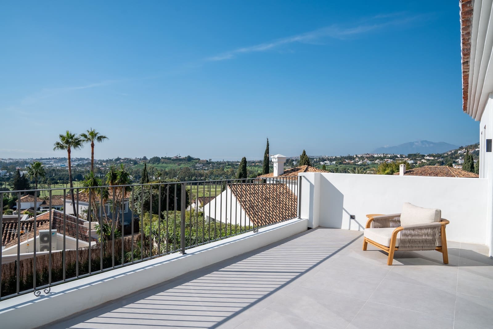 5 soverom Villa til salgs i Nueva Andalucia med svømmebasseng garasje - € 5 250 000 (Ref: 8866437)