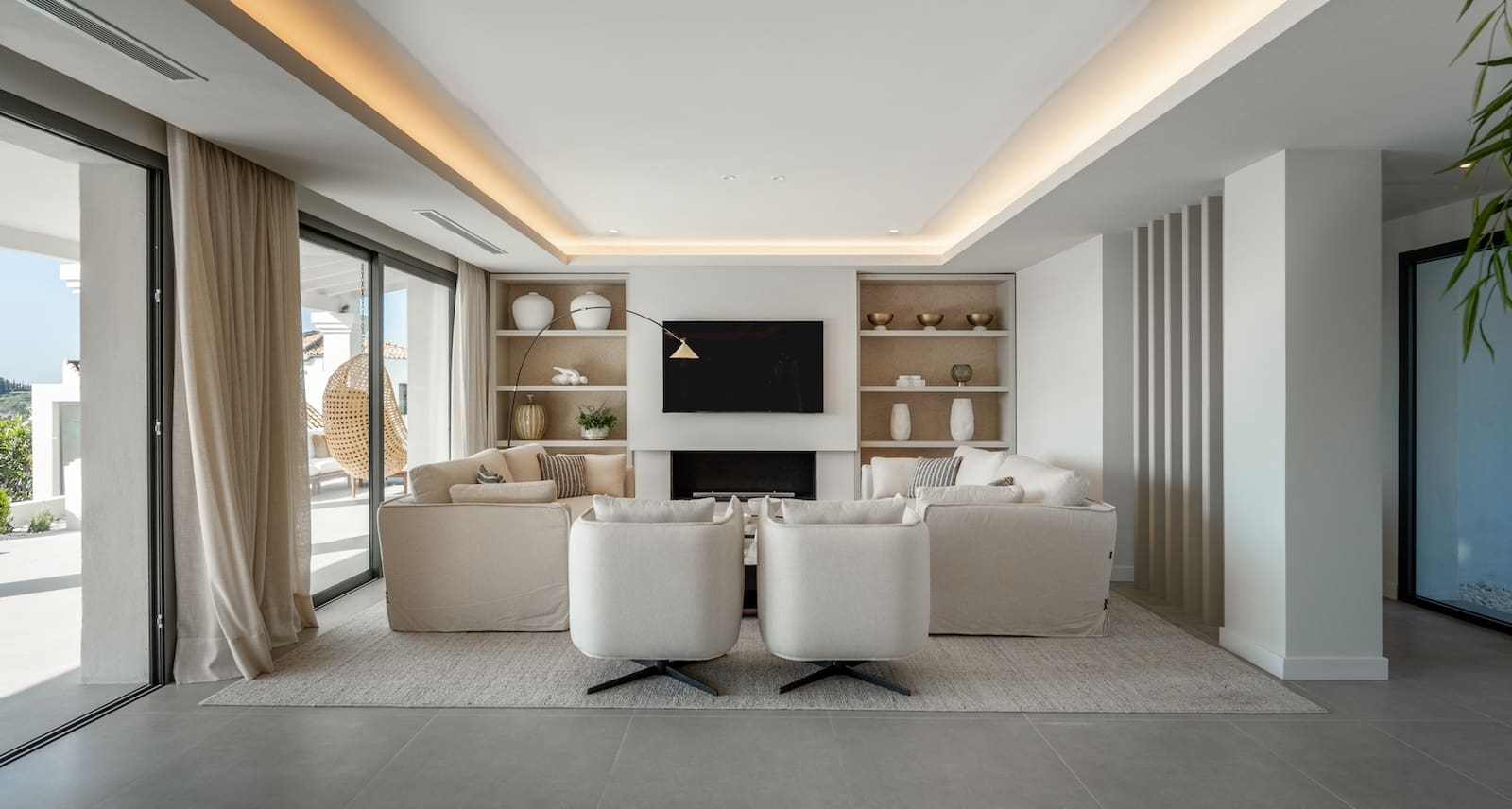 5 soverom Villa til salgs i Nueva Andalucia med svømmebasseng garasje - € 5 250 000 (Ref: 8866437)