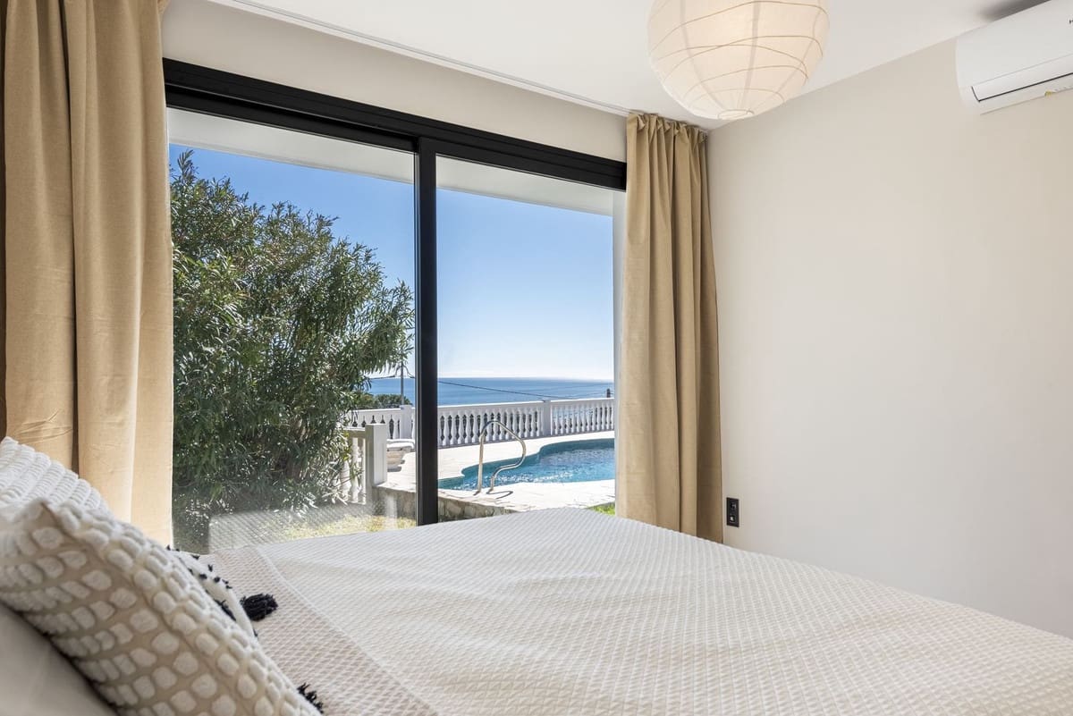 4 soveværelse Villa til salg i Benalmadena Costa med swimmingpool garage - € 1.295.000 (Ref: 8868332)