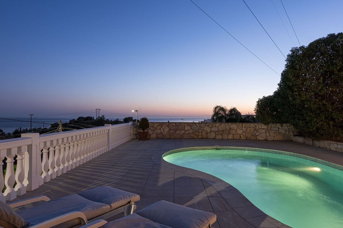 4 soveværelse Villa til salg i Benalmadena Costa med swimmingpool garage - € 1.295.000 (Ref: 8868332)