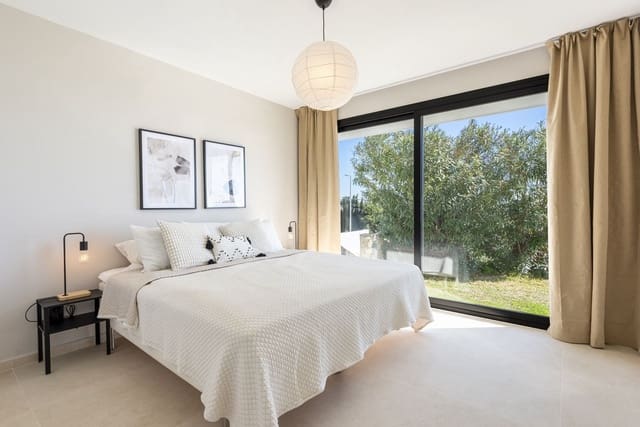 4 slaapkamer Villa te koop in Benalmadena Costa, Benalmádena met zwembad garage - € 1.295.000 (Ref: 8868332)