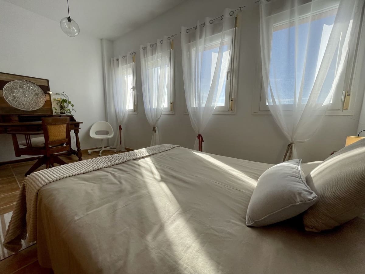 6 soveværelse Semi-Rækkehus til salg i La Herradura med swimmingpool garage - € 990.000 (Ref: 8868462)