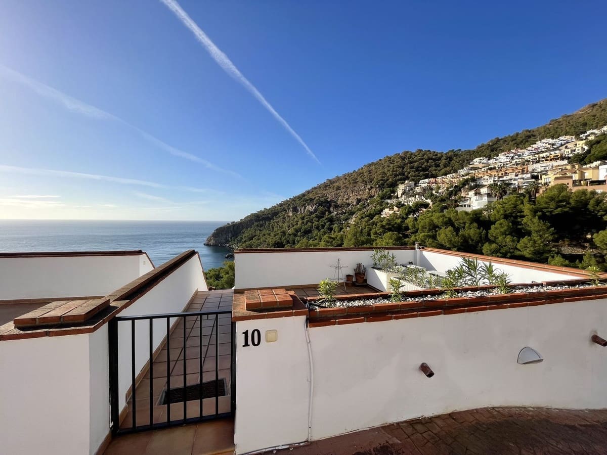 6 soveværelse Semi-Rækkehus til salg i La Herradura med swimmingpool garage - € 990.000 (Ref: 8868462)