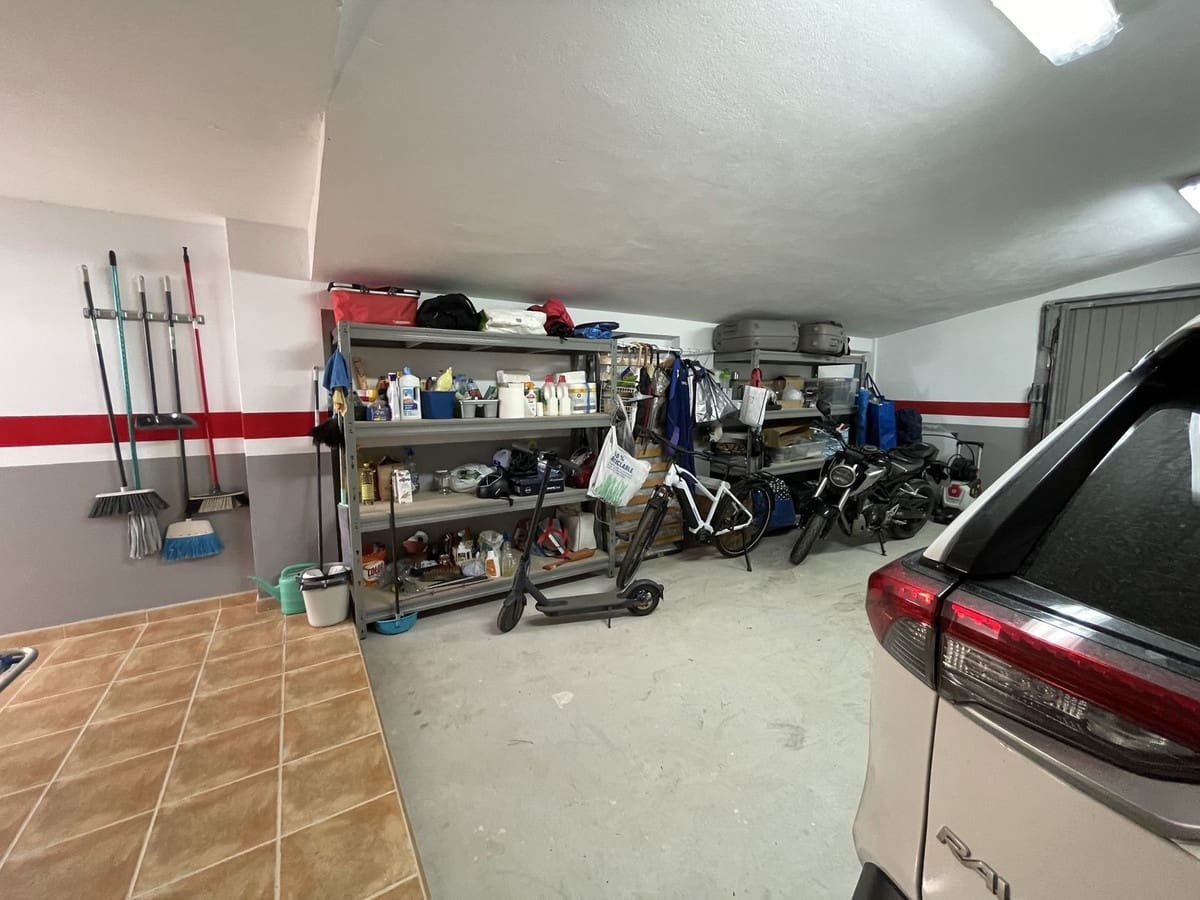 6 soveværelse Semi-Rækkehus til salg i La Herradura med swimmingpool garage - € 990.000 (Ref: 8868462)