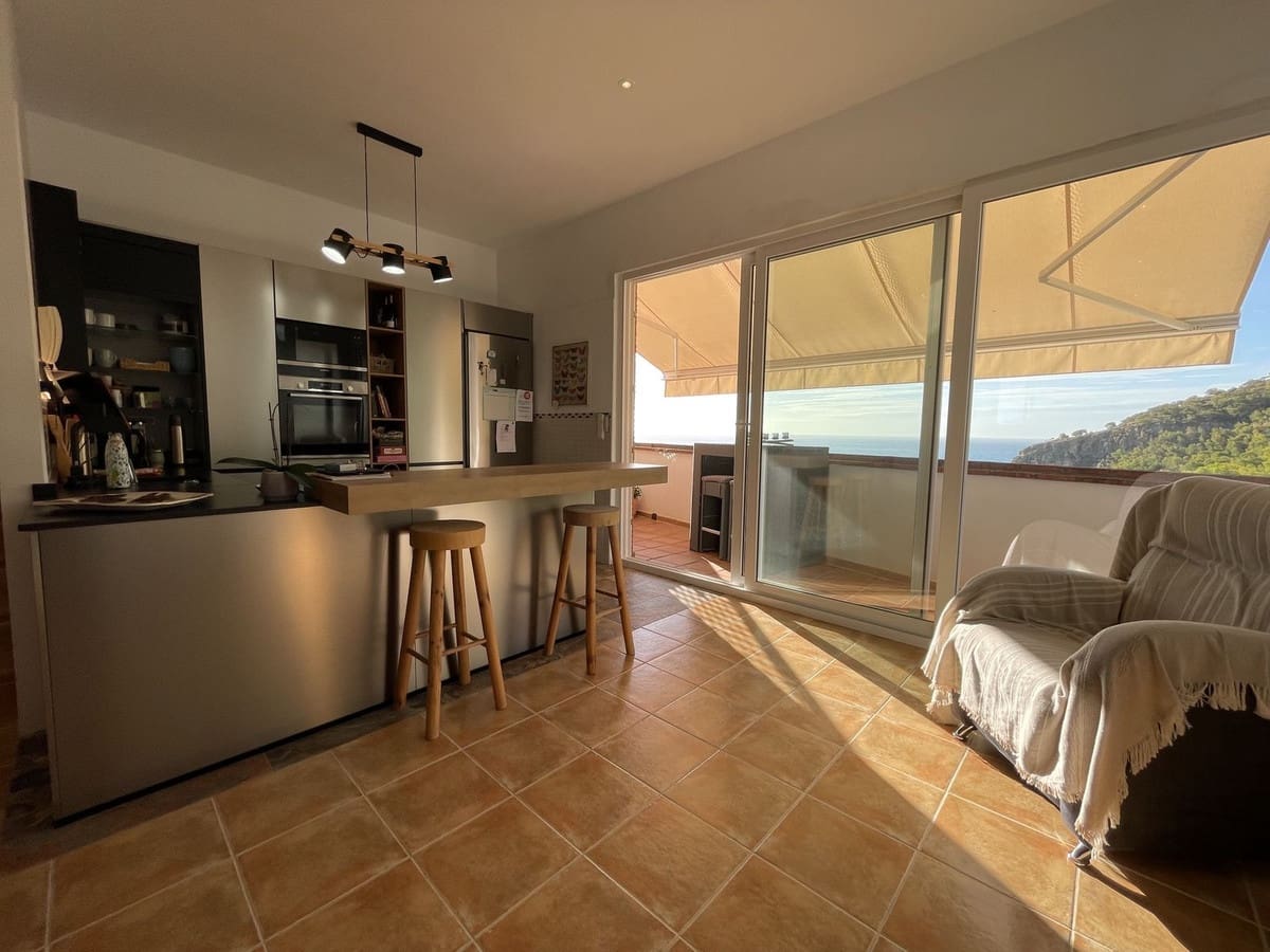 6 soveværelse Semi-Rækkehus til salg i La Herradura med swimmingpool garage - € 990.000 (Ref: 8868462)