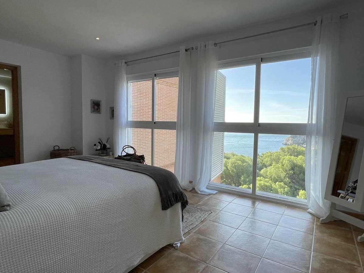 6 soveværelse Semi-Rækkehus til salg i La Herradura med swimmingpool garage - € 990.000 (Ref: 8868462)