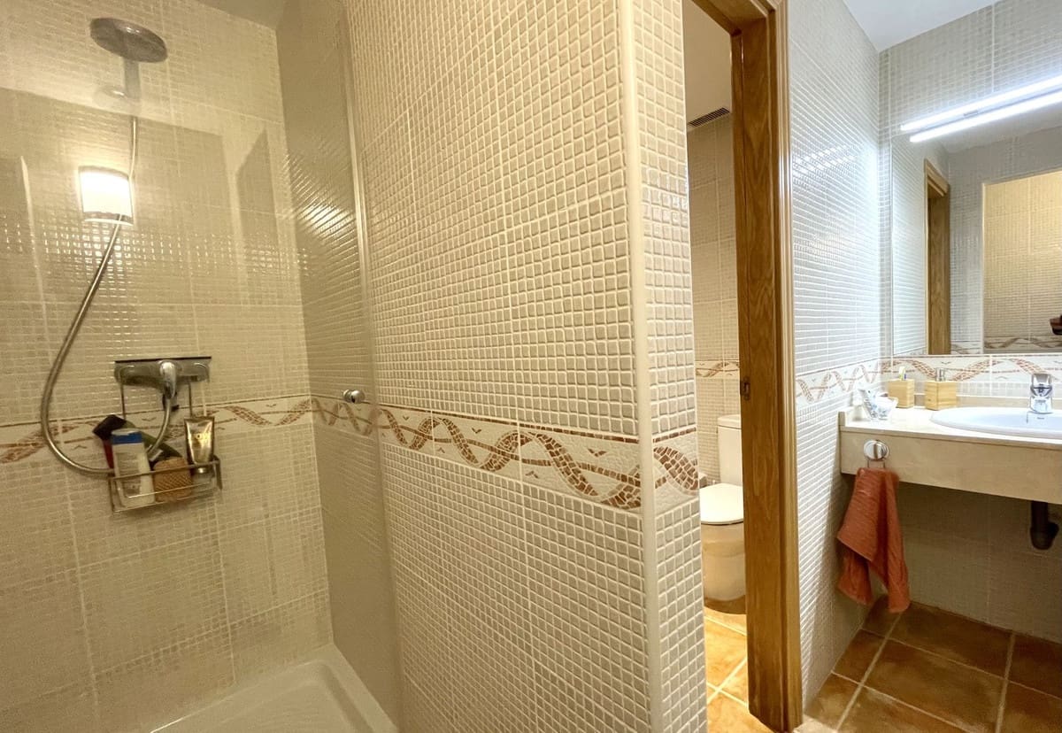 6 soveværelse Semi-Rækkehus til salg i La Herradura med swimmingpool garage - € 990.000 (Ref: 8868462)