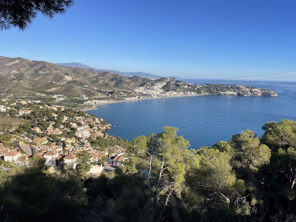 6 soveværelse Semi-Rækkehus til salg i La Herradura med swimmingpool garage - € 990.000 (Ref: 8868462)