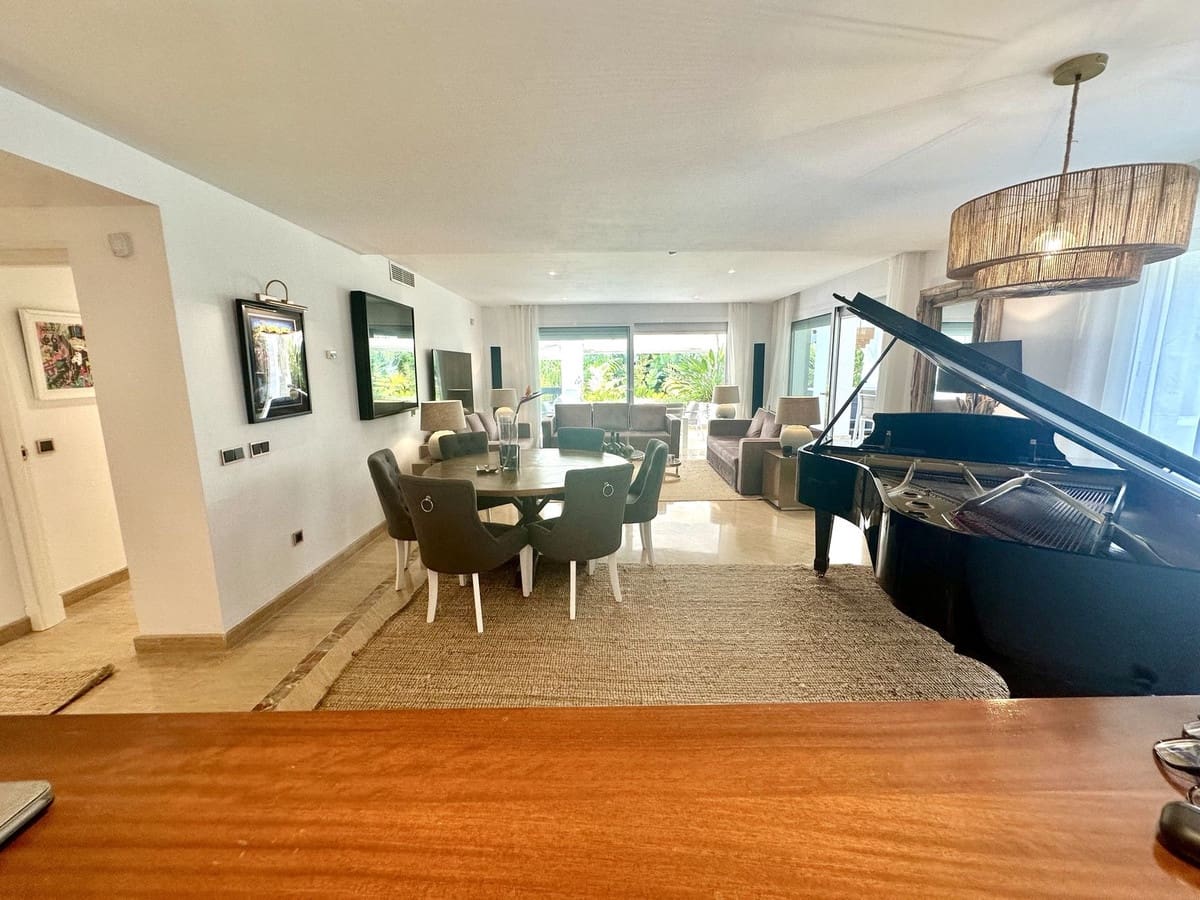 1 soveværelse Lejlighed til salg i Rio Real med garage - € 695.000 (Ref: 8886957)