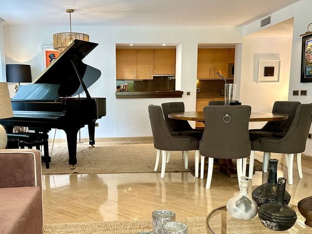 1 soveværelse Lejlighed til salg i Río Real, Marbella med garage - € 695.000 (Ref: 8886957)