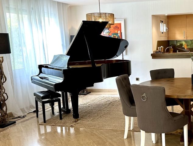 1 soveværelse Lejlighed til salg i Río Real, Marbella med garage - € 695.000 (Ref: 8886957)