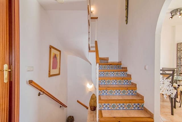 3 soveværelse Byhus til salg i La Herradura, Almuñécar med garage - € 370.000 (Ref: 8891871)