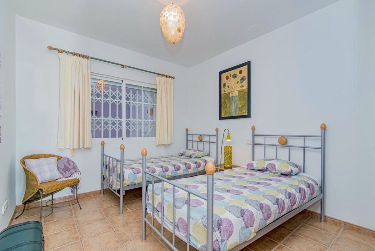 3 soveværelse Byhus til salg i Almunecar med garage - € 370.000 (Ref: 8891871)