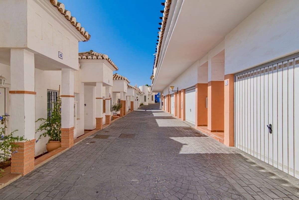 3 soveværelse Byhus til salg i Almunecar med garage - € 370.000 (Ref: 8891871)