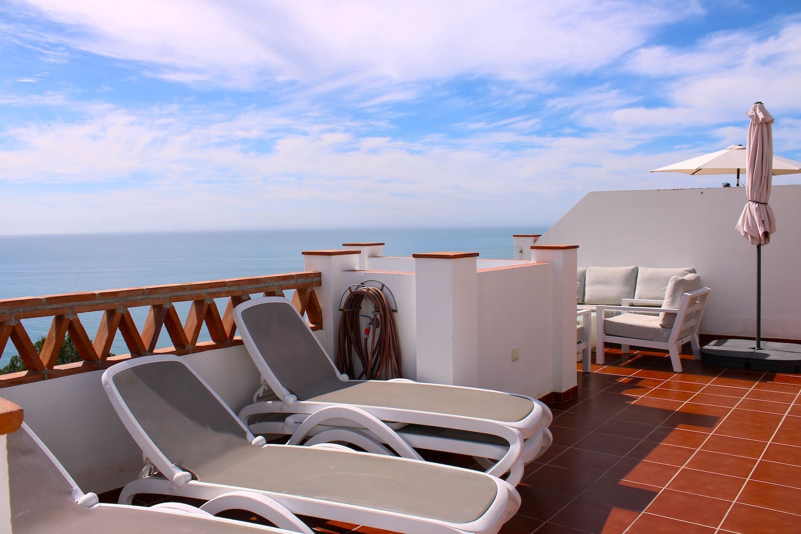 2 soveværelse Semi-Rækkehus til salg i Nerja med swimmingpool - € 395.000 (Ref: 8956100)