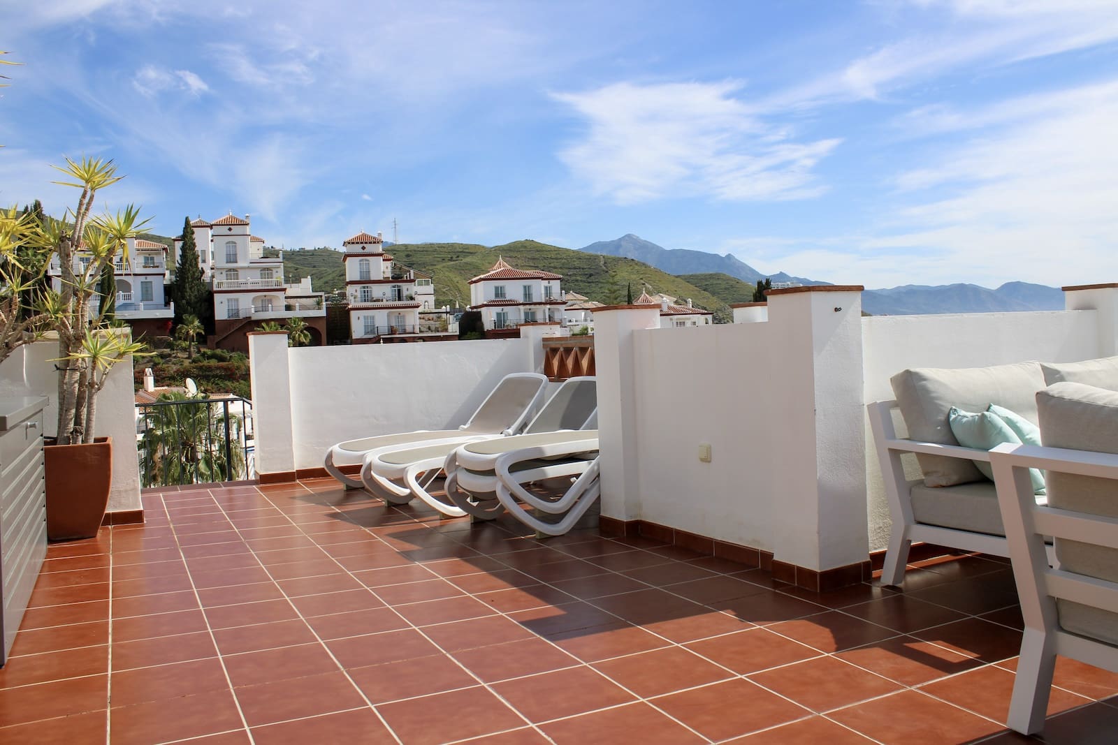 2 soveværelse Semi-Rækkehus til salg i Nerja med swimmingpool - € 395.000 (Ref: 8956100)