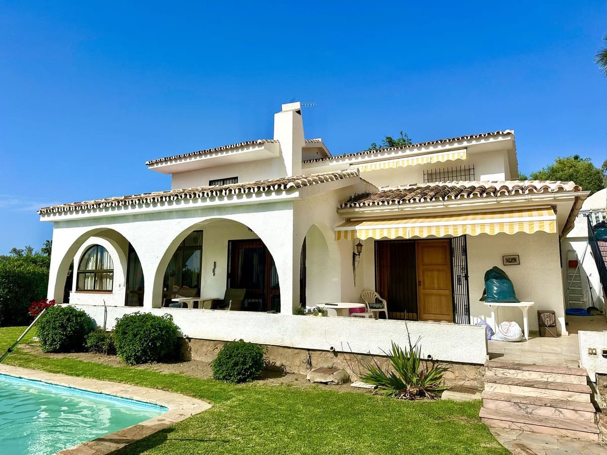 3 soveværelse Villa til salg i Torremuelle med swimmingpool garage - € 975.000 (Ref: 8977594)