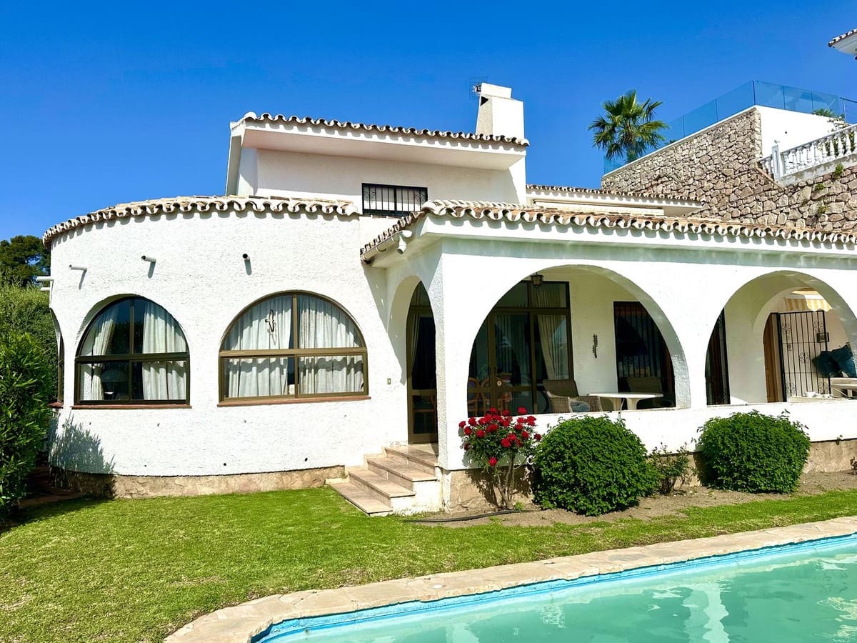 3 soveværelse Villa til salg i Torremuelle med swimmingpool garage - € 975.000 (Ref: 8977594)