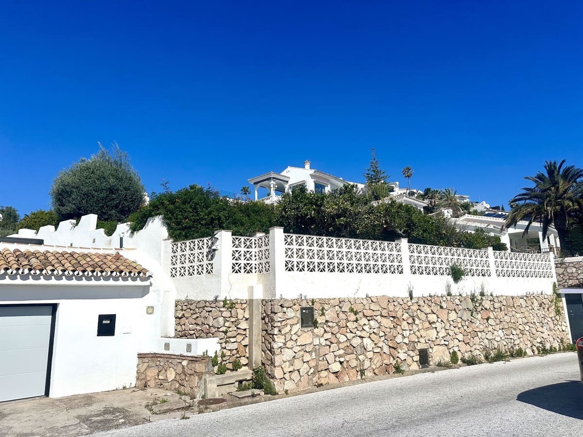 3 soveværelse Villa til salg i Torremuelle med swimmingpool garage - € 975.000 (Ref: 8977594)