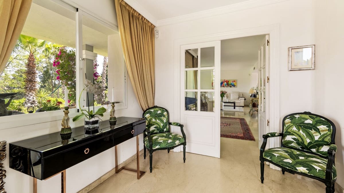 5 soveværelse Villa til salg i Marbella med swimmingpool garage - € 1.999.000 (Ref: 9099680)