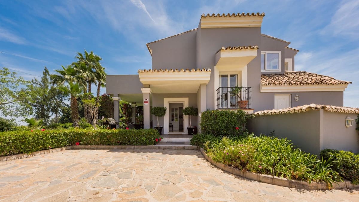 5 soveværelse Villa til salg i Marbella med swimmingpool garage - € 1.999.000 (Ref: 9099680)
