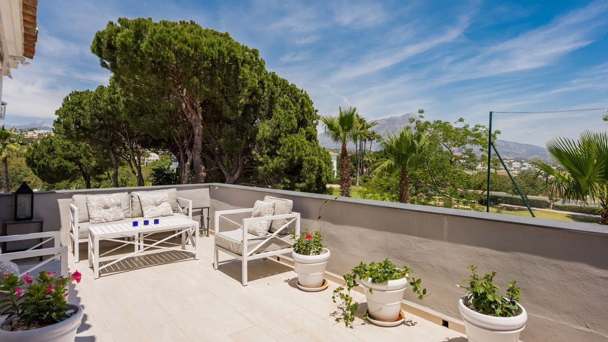 5 soveværelse Villa til salg i Marbella med swimmingpool garage - € 1.999.000 (Ref: 9099680)