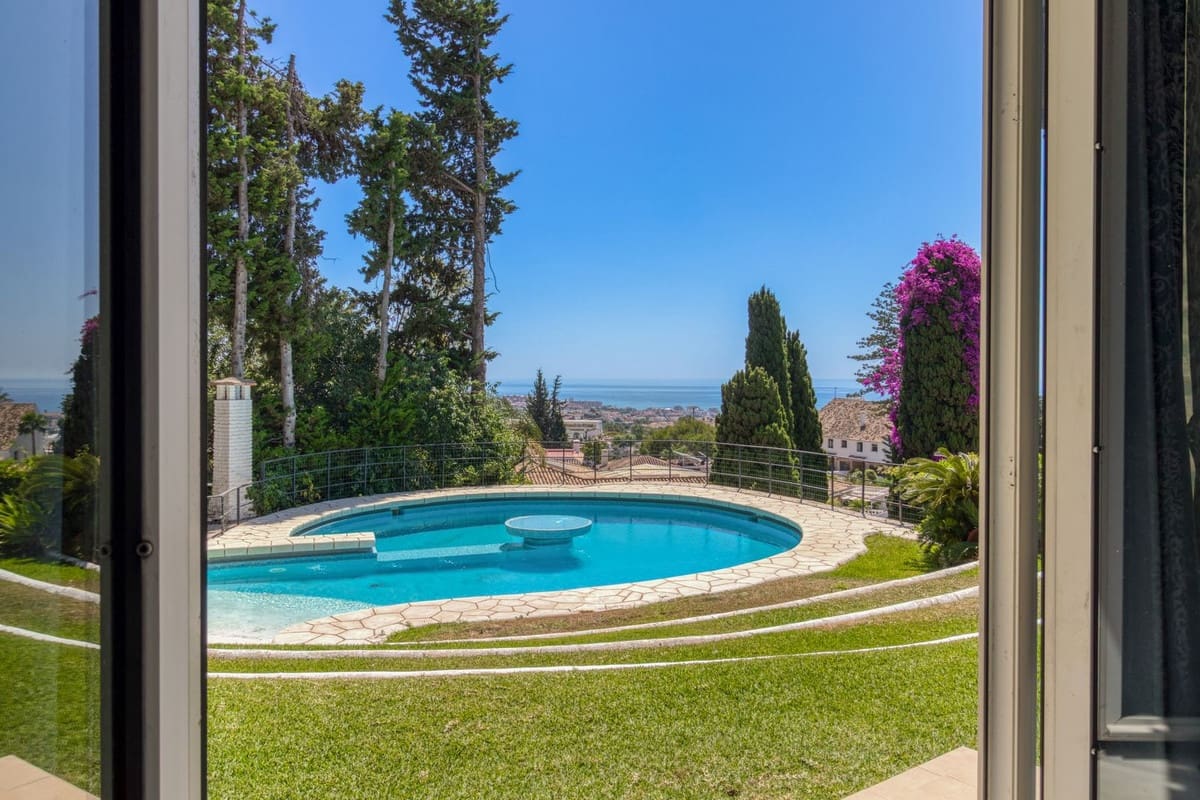 6 quarto Moradia para venda em Benalmadena com piscina garagem - 2 350 000 € (Ref: 9113500)