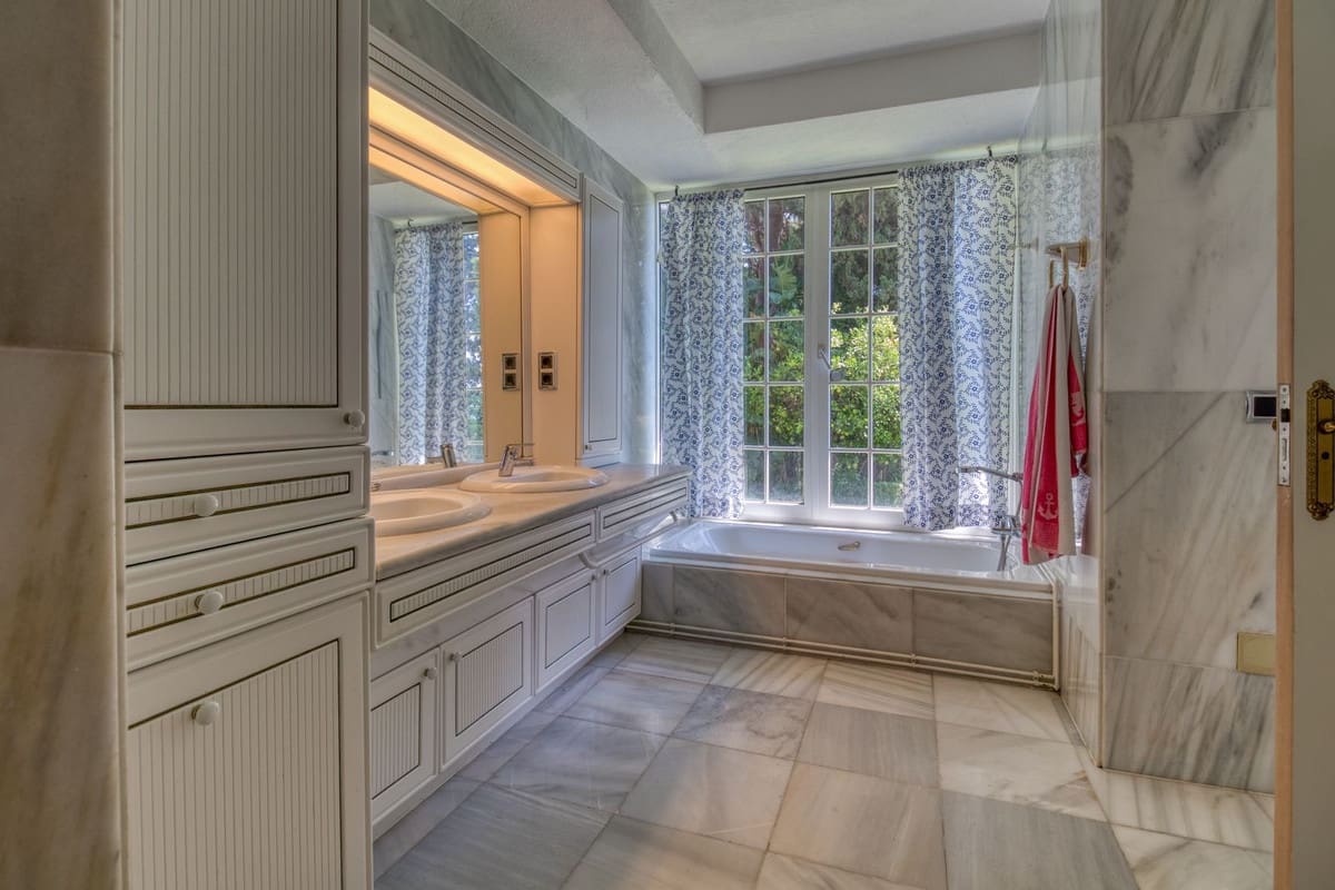 6 quarto Moradia para venda em Benalmadena com piscina garagem - 2 350 000 € (Ref: 9113500)