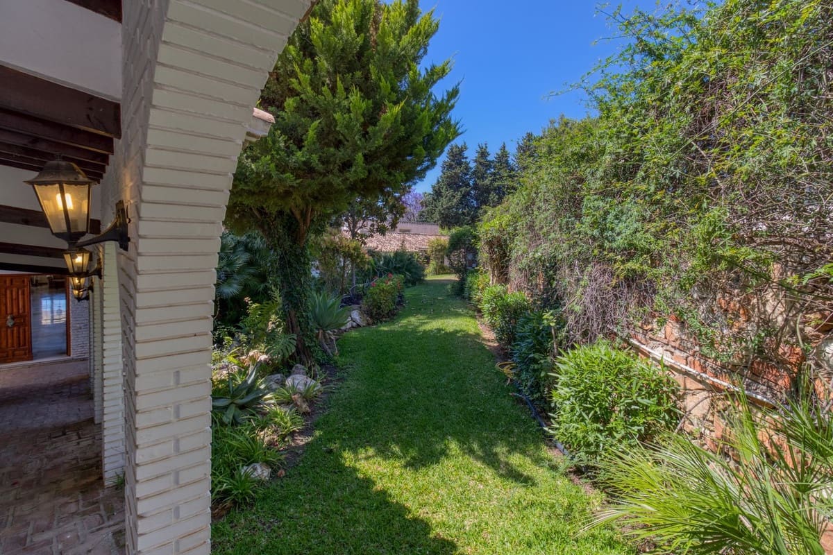 6 quarto Moradia para venda em Benalmadena com piscina garagem - 2 350 000 € (Ref: 9113500)