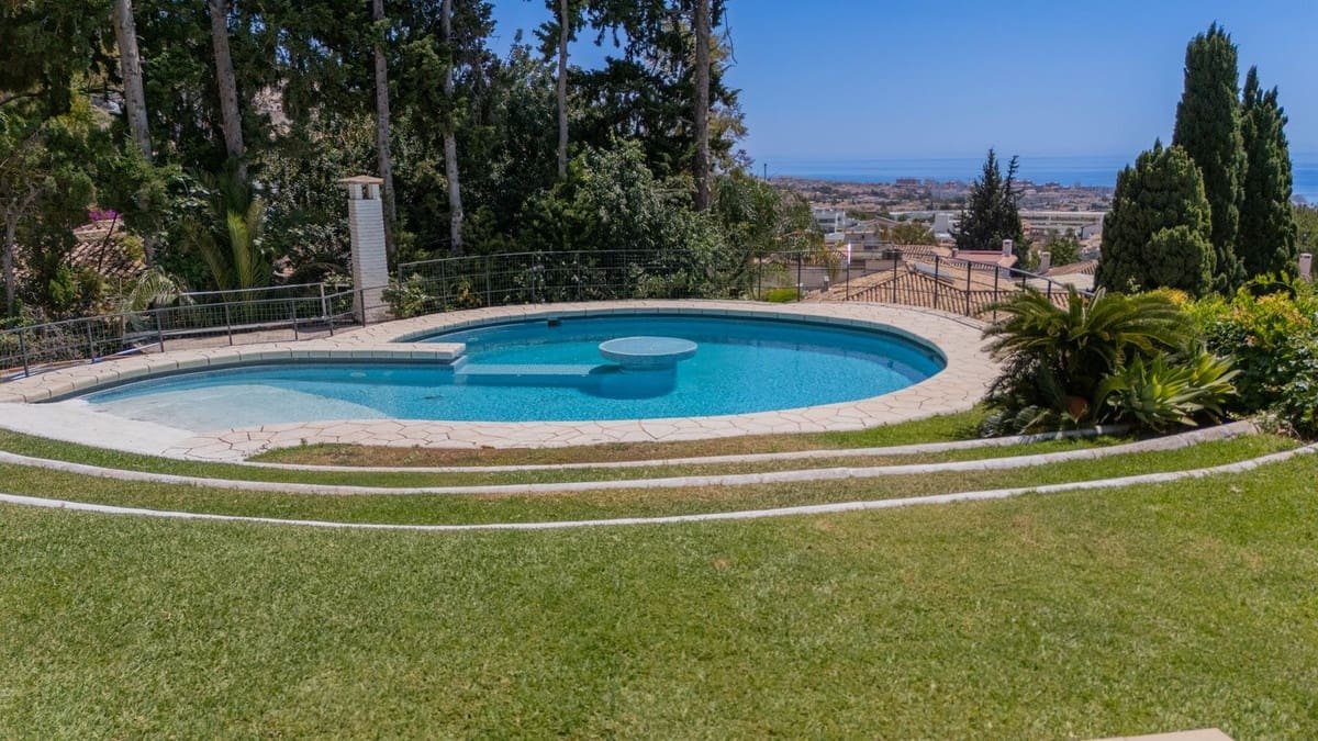 6 quarto Moradia para venda em Benalmadena com piscina garagem - 2 350 000 € (Ref: 9113500)