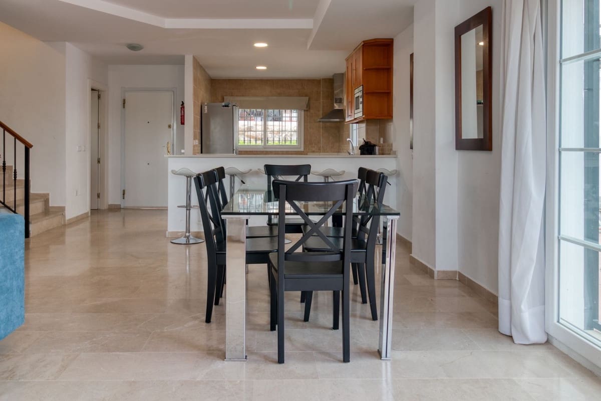 4 camera da letto Villetta Bifamiliare in vendita in Alhaurin de la Torre con piscina garage - 599.000 € (Rif: 9149737)