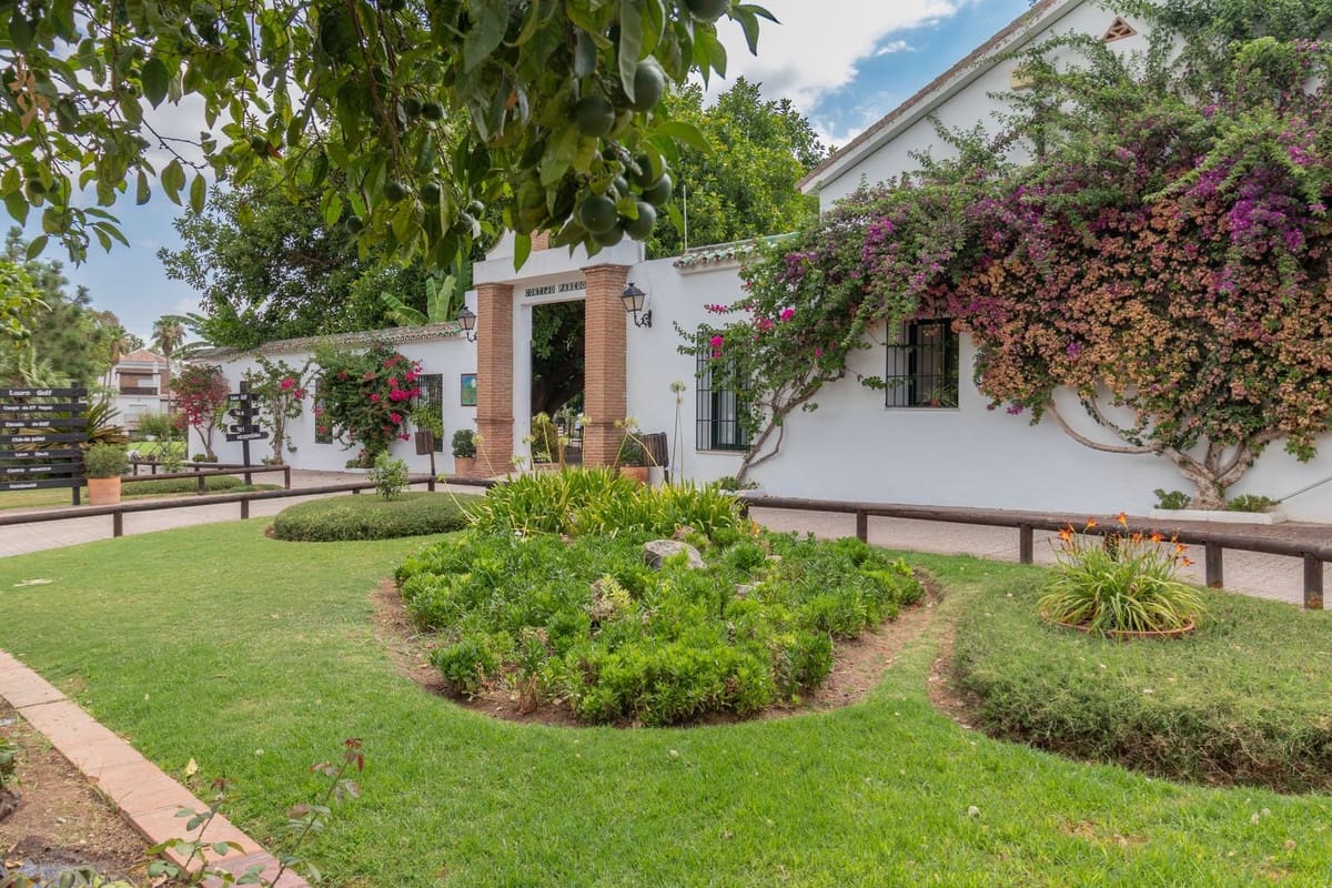 4 camera da letto Villetta Bifamiliare in vendita in Alhaurin de la Torre con piscina garage - 599.000 € (Rif: 9149737)