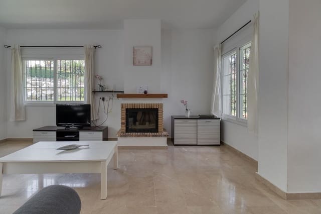 4 soveværelse Villa til salg i Alhaurín de la Torre med swimmingpool garage - € 599.000 (Ref: 9149738)