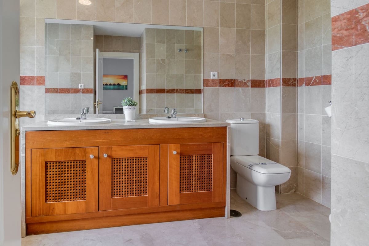 4 soveværelse Villa til salg i Alhaurin de la Torre med swimmingpool garage - € 599.000 (Ref: 9149738)