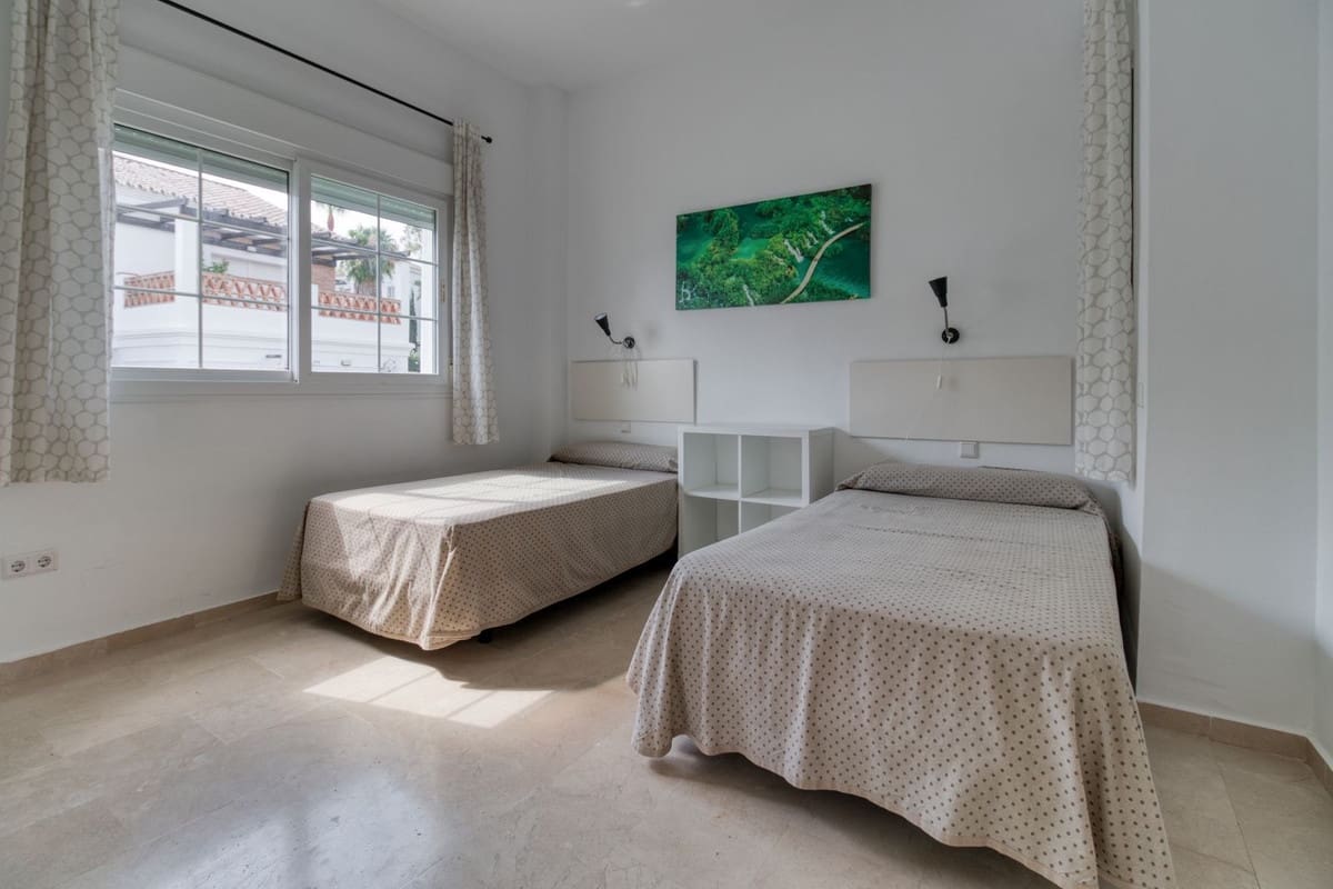 4 soveværelse Villa til salg i Alhaurin de la Torre med swimmingpool garage - € 599.000 (Ref: 9149738)