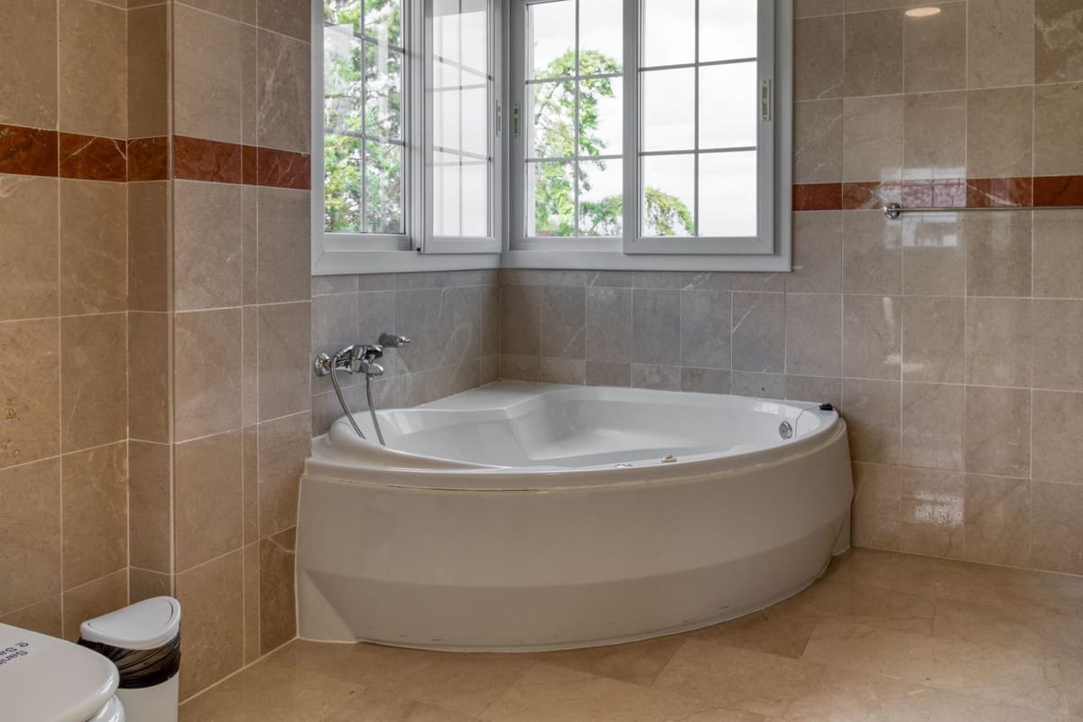 4 soveværelse Villa til salg i Alhaurin de la Torre med swimmingpool garage - € 599.000 (Ref: 9149738)