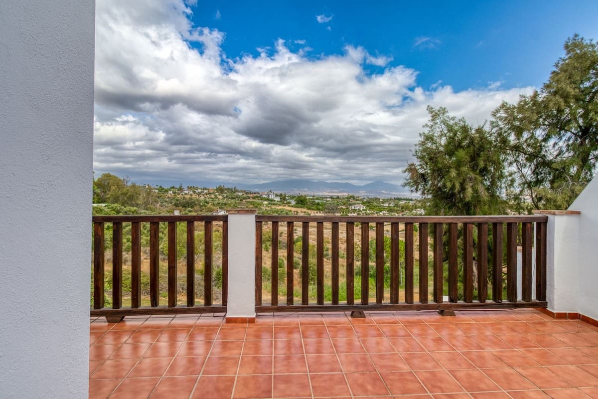 4 soveværelse Villa til salg i Alhaurin de la Torre med swimmingpool garage - € 599.000 (Ref: 9149738)