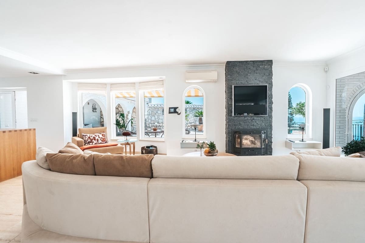 4 soveværelse Villa til salg i La Capellania med swimmingpool garage - € 2.695.000 (Ref: 9150631)