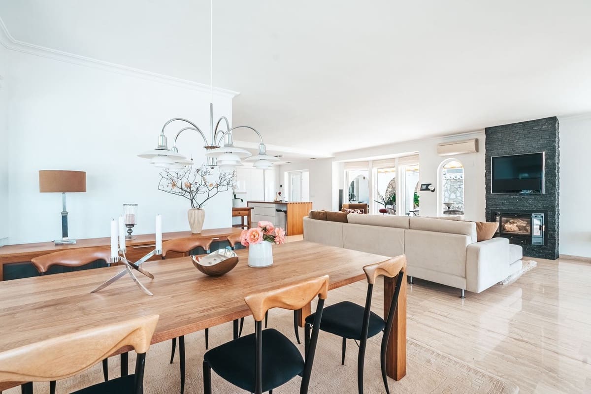 4 soveværelse Villa til salg i La Capellania med swimmingpool garage - € 2.695.000 (Ref: 9150631)