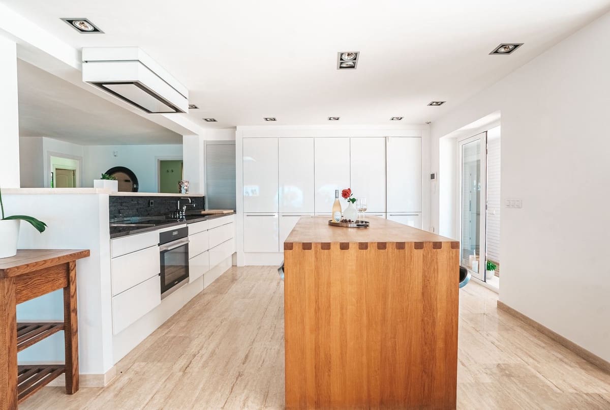 4 soveværelse Villa til salg i La Capellania med swimmingpool garage - € 2.695.000 (Ref: 9150631)