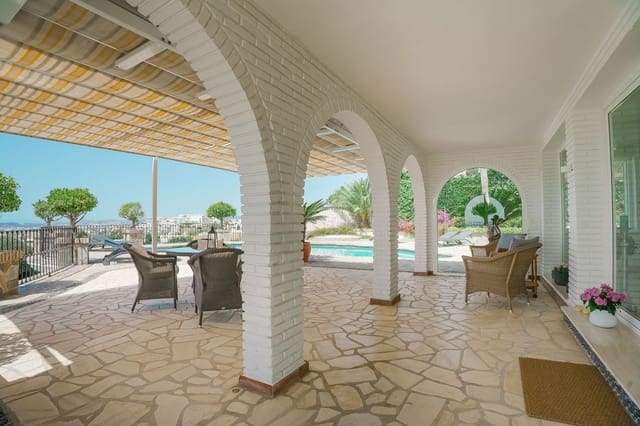 Chalet de 4 habitaciones en La Capellania, Benalmádena en venta con piscina garaje - 2.695.000 € (Ref: 9150631)