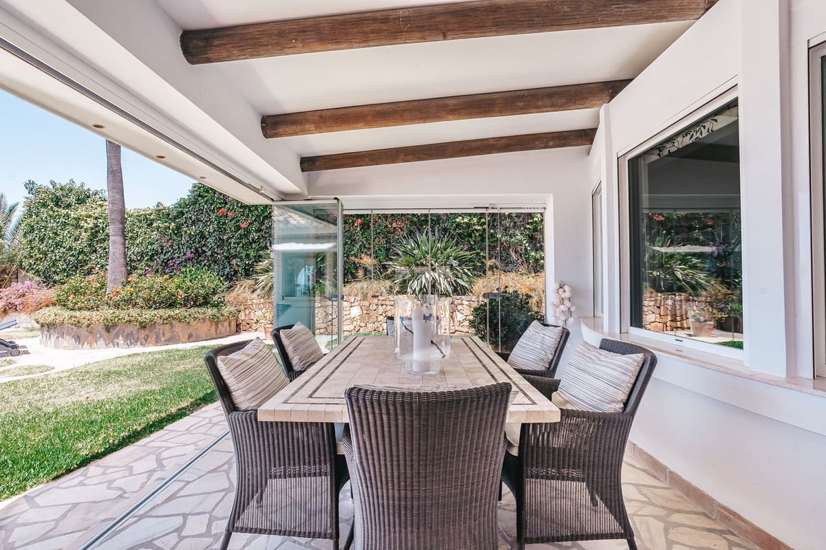 4 soveværelse Villa til salg i La Capellania med swimmingpool garage - € 2.695.000 (Ref: 9150631)